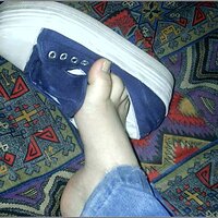  : Gallery : original : 2013 : 11 : kedsnsuchNosocks004.jpg