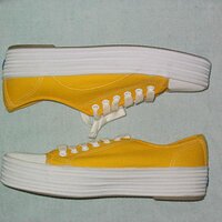 keds%20yellow%20canvas%20platform%2085%20side.jpg