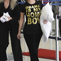 kim-kardashian-obama-t-shirt-3.jpg