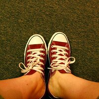 ConverseFeet-vi.jpg