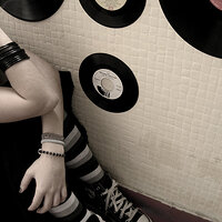 ate_as_paredes_me_confesso_by_kika06.jpg