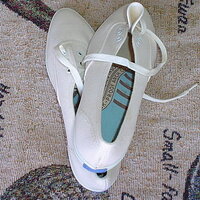 Seekers sneakers 075a_resize.jpg