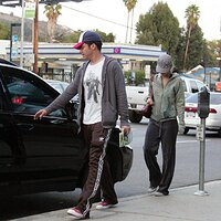 22239_Jessica_leaving_a_Hollywood_restaurant_Nov._11_004_122_360lo.jpg