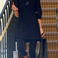 122406KateShoppinginLosAngeles32.jpg