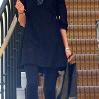 122406KateShoppinginLosAngeles33.jpg