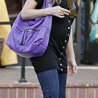 jessica-alba-purple-pregnant-06.jpg