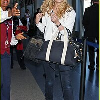 alyson-michalka_NET-la2008mar23-laxairport-0006.jpg