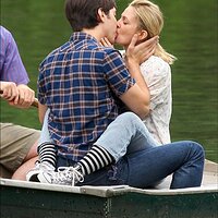 long barrymore kiss 06aug09 03.jpg