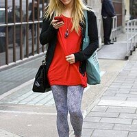 fearne-cotton-and-convernse-chuck-taylor-all-star-lo-top-sneakers-gallery.jpg
