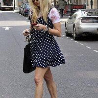 fearne_cotton_2534336.jpg