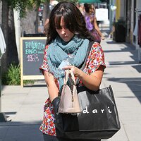 Jennifer_Love_Hewitt_out_in_Studio_City_11.jpg