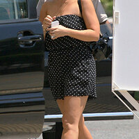 CU-Jennifer Love Hewitt goes shopping with a friend at Barneys New York-03.jpg