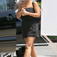 CU-Jennifer Love Hewitt goes shopping with a friend at Barneys New York-02.jpg