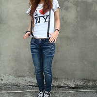 white-t-shirt-blue-jeans-black-converse-shoes-black_400.jpg