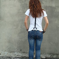 white-t-shirt-blue-jeans-black-converse-shoes-black_400mm.jpg