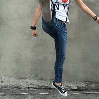 white-t-shirt-blue-jeans-black-converse-shoes-black_400nn.jpg