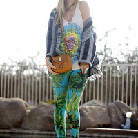 palm-tree-versace-x-h-m-pants-diy-tie-dyed-converse-shoes_400erg.jpg