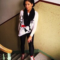 red-converse-shoes-black-monki-leggings-black-new-yorker-top-white-own-des_400.jpg