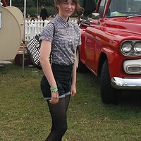 GlamourImageBucket-Submitted-Holly01e79648-417a-48a3-b154-7594620c9ecb-summer2010 041.jpg