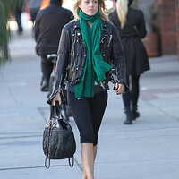 Ali+Larter+rocking+leather+jacket+athletic+rlyyyvJp4C5x.jpg