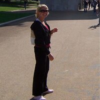 427099510AkYqlO_fs.jpg