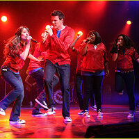 lea-michele-cory-monteith-glee-live-14.jpg