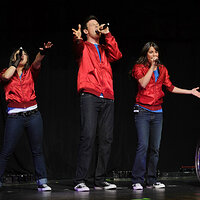 lea-michele-cory-monteith-glee-live-12.jpg
