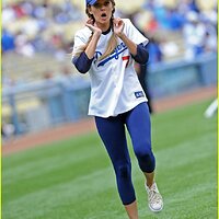 lauren-conrad-dodgers-08.jpg