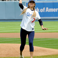 59625-lauren-conrad-throws-out-the-first-pitch-at-.jpg
