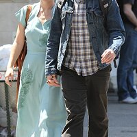 celebutopia-olivia-jason-nyc-may12-cu-olya (5).jpg