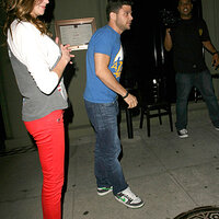 Jerry-Ferrara-Takes-Katie-Cassidy-To-Dinner-August-30-katie-cassidy-32021554-426-594.jpg