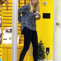 adds-ashley-benson-shoes-out-la-7.jpg