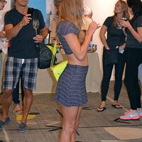 nina-agdal-out-shopping-between-shows-for-the-mercedes-benz-fashion-week-in-miami-8.jpg