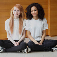 black-white-skin-twin-sisters-lucy-maria-aylmer-13.jpg