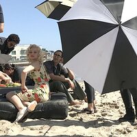 ana-de-armas-plays-the-role-of-marilyn-monroe-filming-on-the-beach-in-malibu-10-06-2019-2.jpg