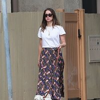 ana-de-armas-walking-her-dog-santa-monica-11.jpg