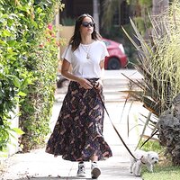 ana-de-armas-walking-her-dog-santa-monica-2.jpg