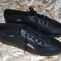 LA Gear Black Leather 1.jpg