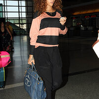 98930_Celebutopia_net_RIHANNA14_122_345lo.jpg