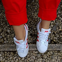 adidas superstars shoeplay and her sockless feet.mp4