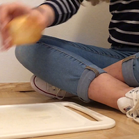 food crush with white converse and bare feet asmr  fairy feet.mp4