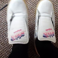 shoeplay in my unlaced floral stan smiths.mp4