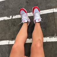 her public sockless shoe swap - nike airmax 1 to new jordan 3.mp4