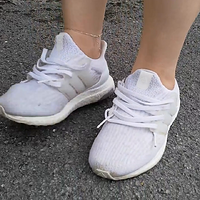 shoeplay in her smelly sockless adidas ultraboost.mp4