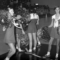 121707dhsmisc477cheerleaders.jpg