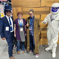 Woman cosplaying as the Tenth Doctor from Doctor Who.JPG