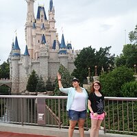 Girls-at-Disney.jpg