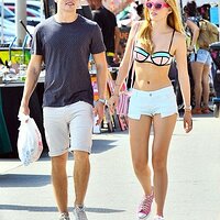 bella-thorne-in-shorts-and-bikini-top-out-in-venice-beach-07-26-2015_10-535x752.jpg