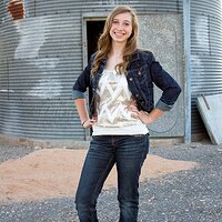 1604-brynne-seniors-0192_3_orig.jpg