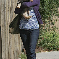 37774_Celebutopia-Natalie_Portman_leaving_a_friend80s_house_in_Hollywood-05_122_178lo.jpg